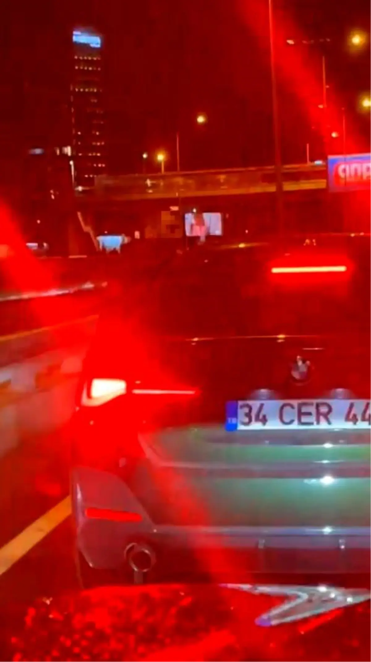 bakirkoyde trafik magandasi kadin surucuye saldirdi 4PwY26Ne.jpg